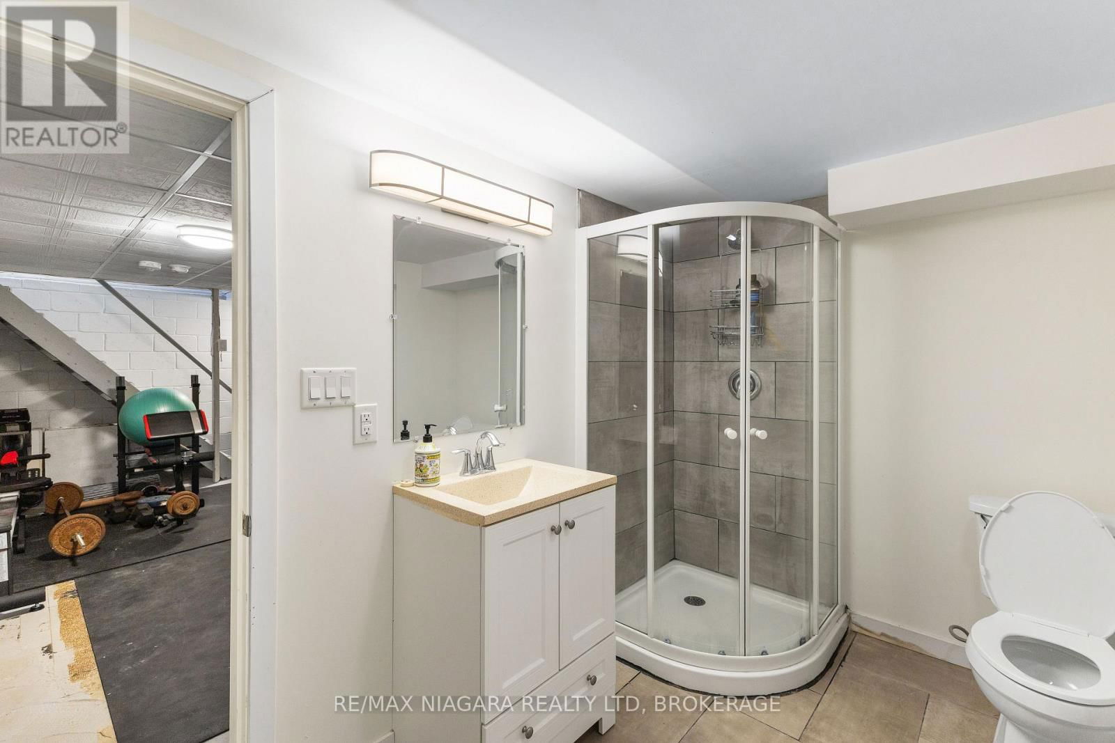 664 GENEVA STREET Image 27