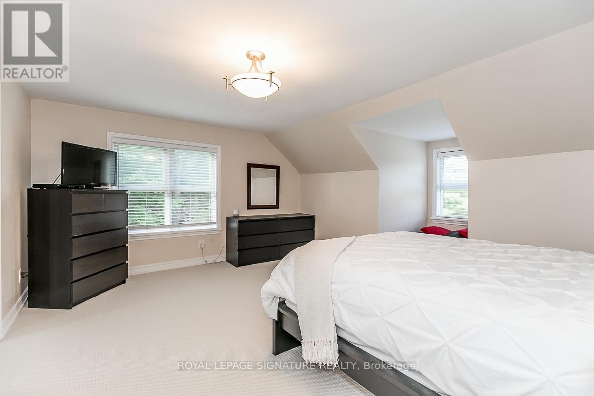 1032 BASE LINE ROAD Image 24