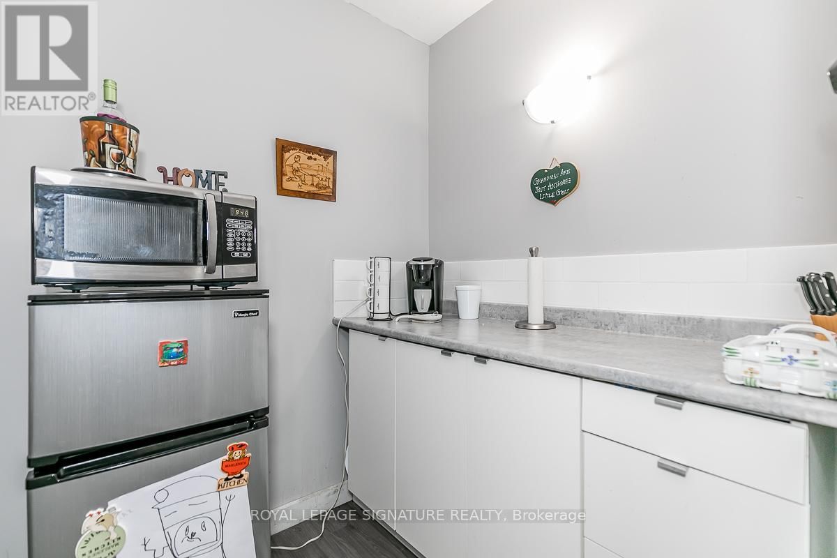 1032 BASE LINE ROAD Image 28