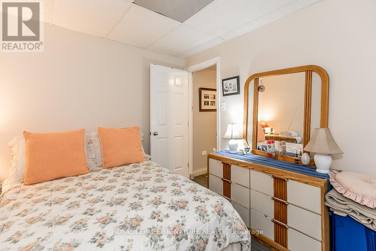 1032 BASE LINE ROAD Image 34