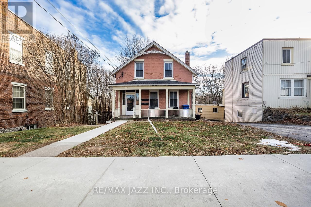 221 WALTON STREET Image 21