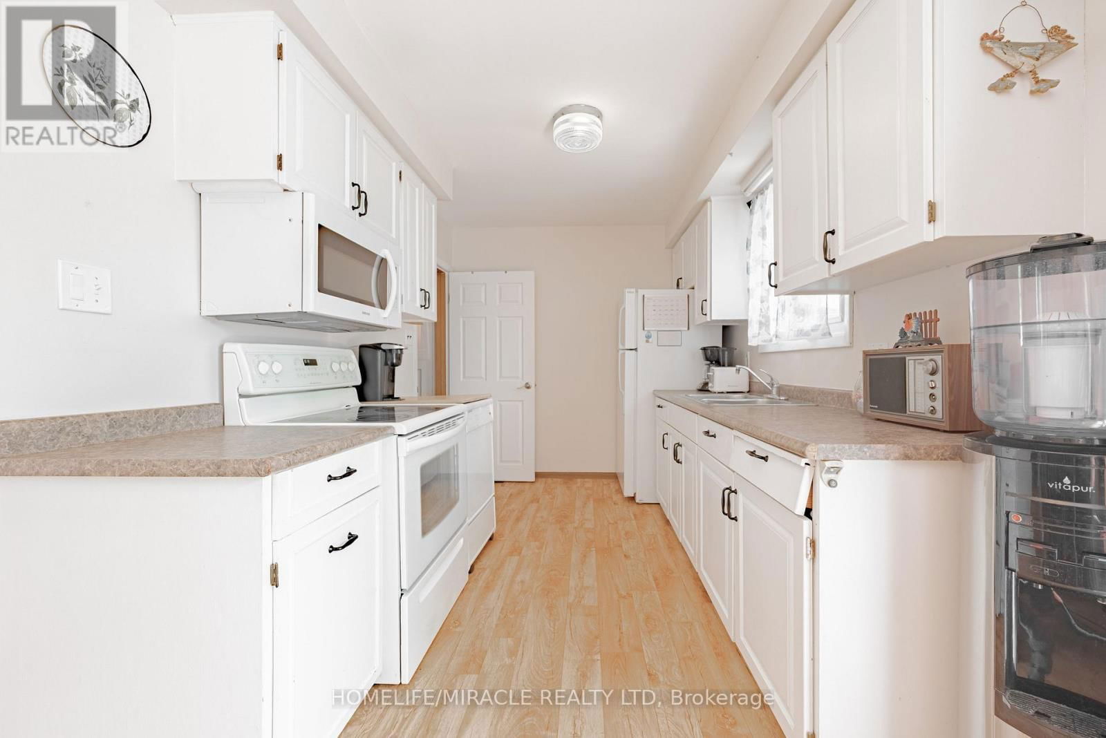 157 ADELAIDE STREET NORTH Image 10