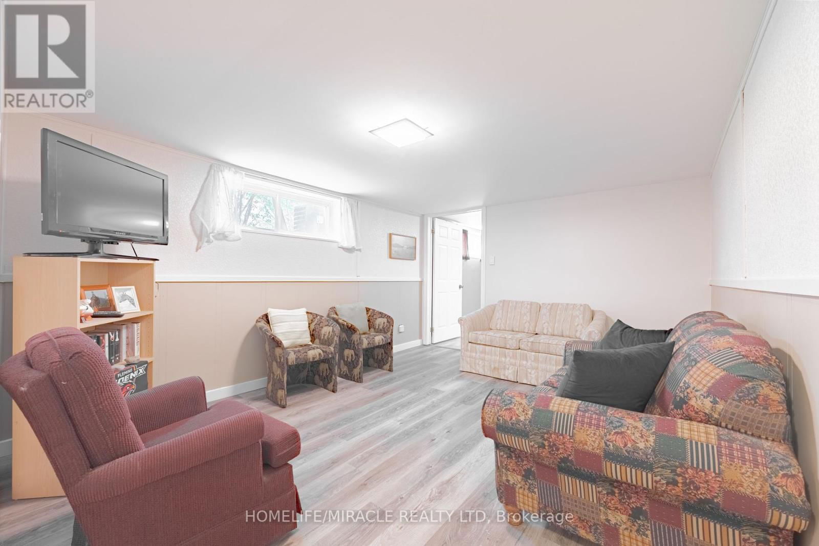 157 ADELAIDE STREET NORTH Image 25