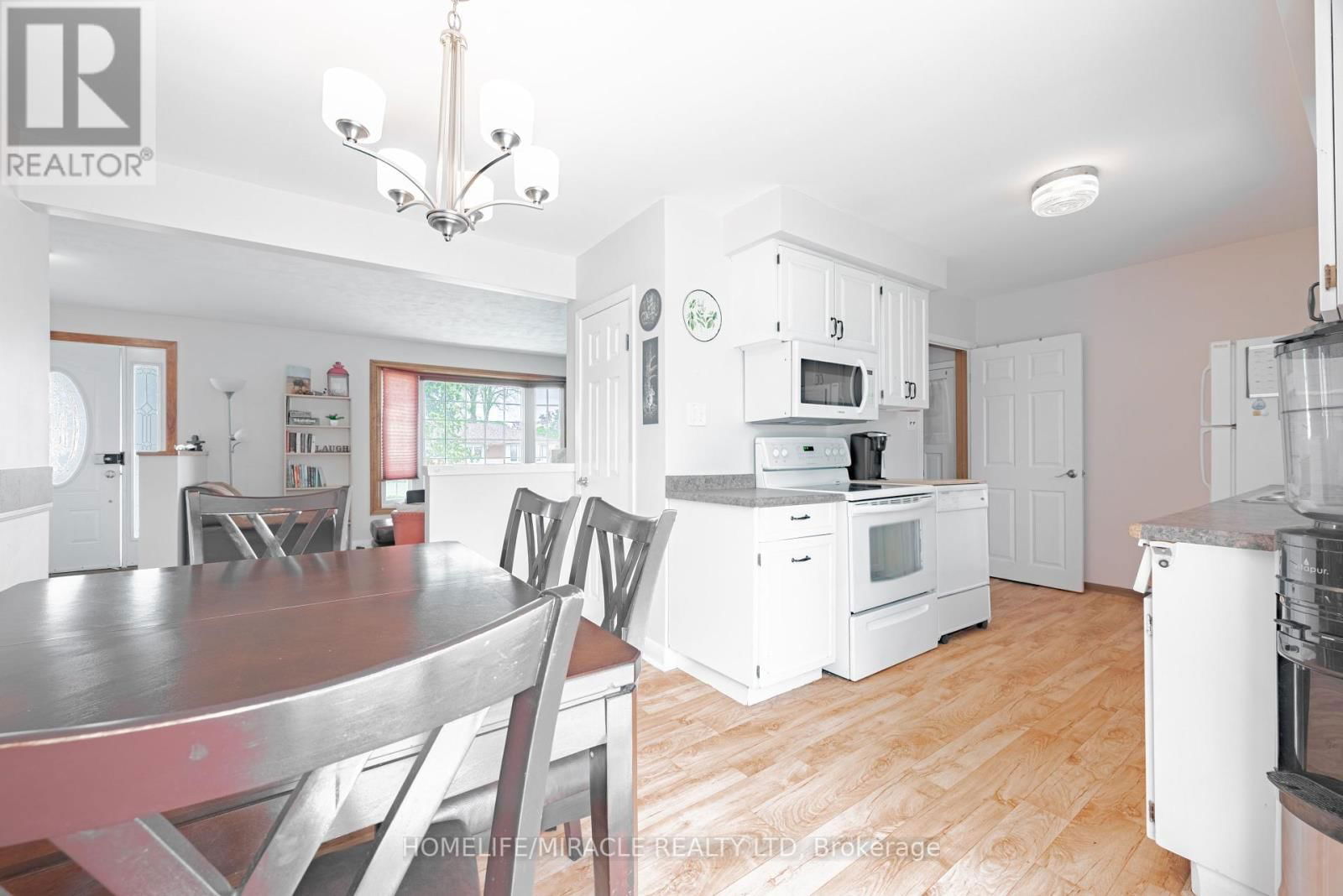 157 ADELAIDE STREET NORTH Image 7