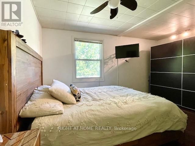 9236 FOREST CRESCENT Image 13