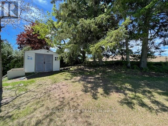 9236 FOREST CRESCENT Image 21