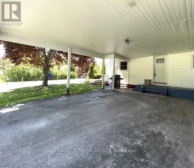 9236 FOREST CRESCENT Image 28