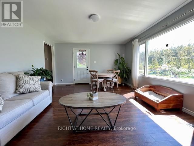9236 FOREST CRESCENT Image 4