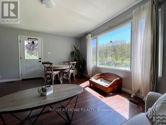 9236 FOREST CRESCENT Image 6