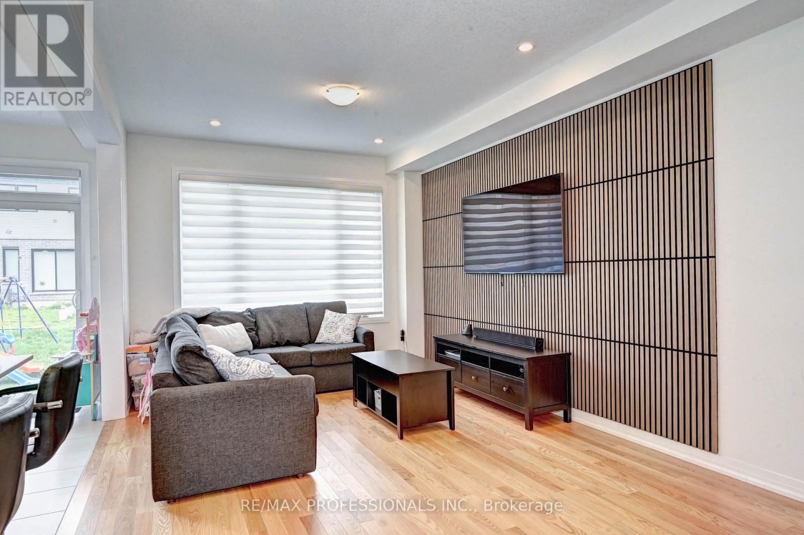 36 BLACKLOCK STREET Image 14