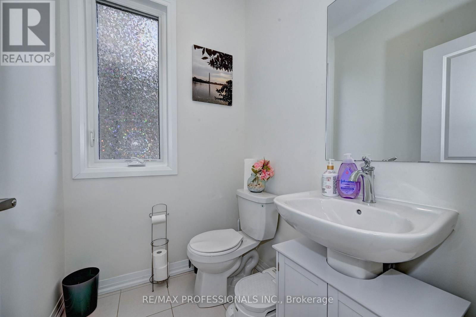 36 BLACKLOCK STREET Image 16