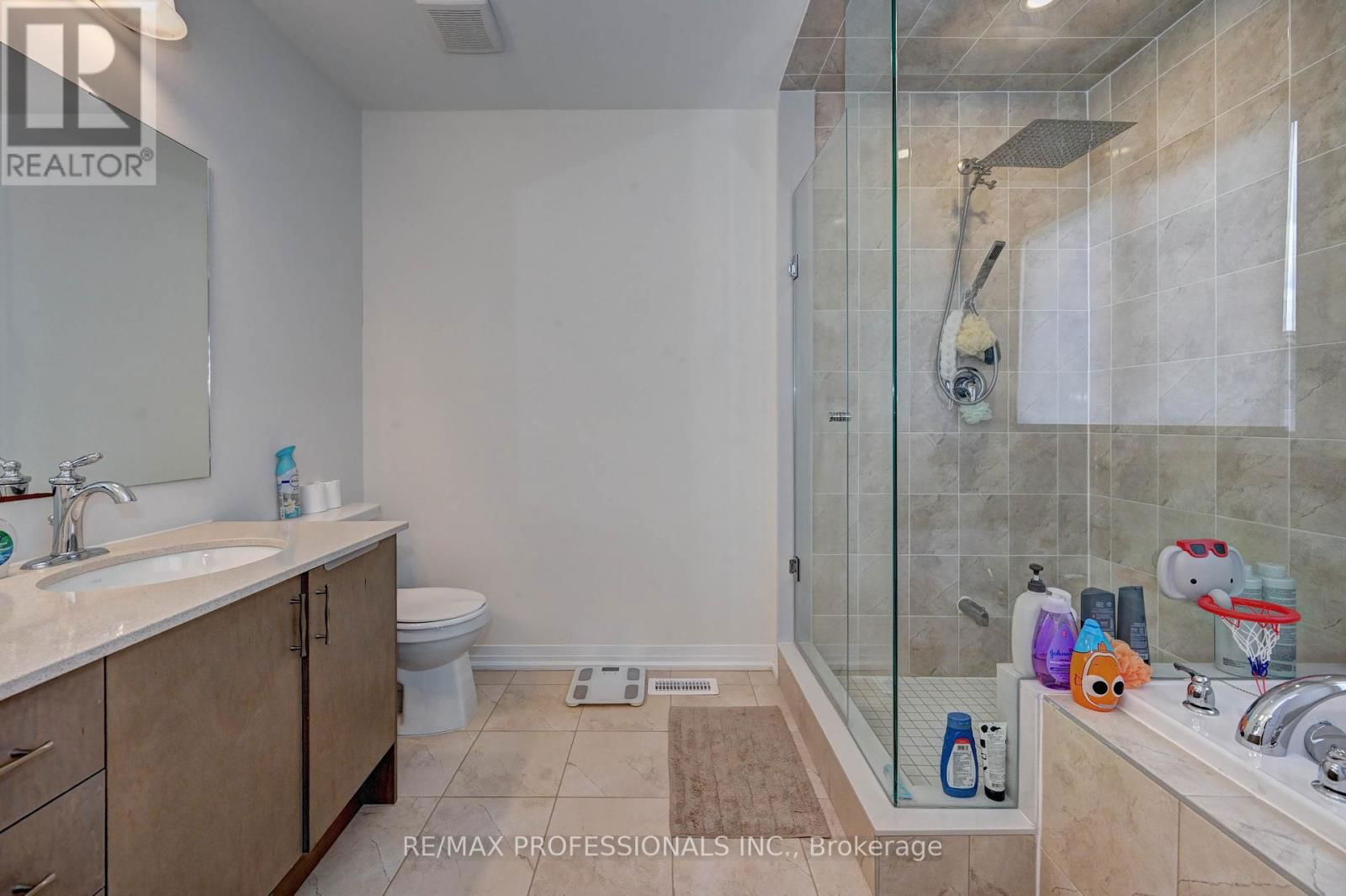36 BLACKLOCK STREET Image 30