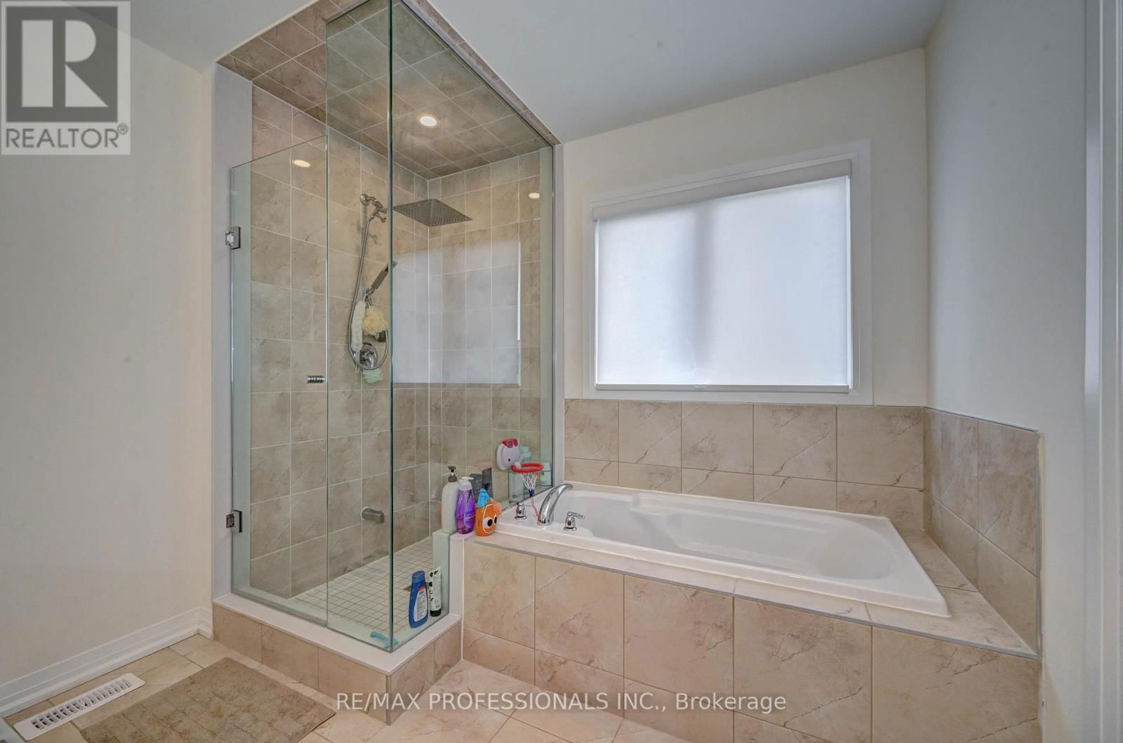36 BLACKLOCK STREET Image 31