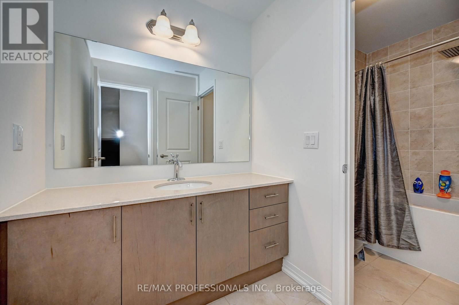 36 BLACKLOCK STREET Image 35