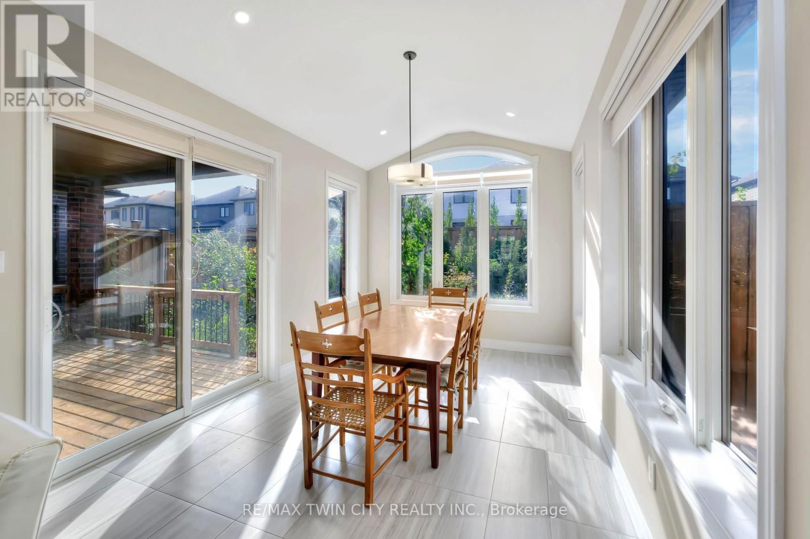 35 LOXLEIGH LANE Image 18