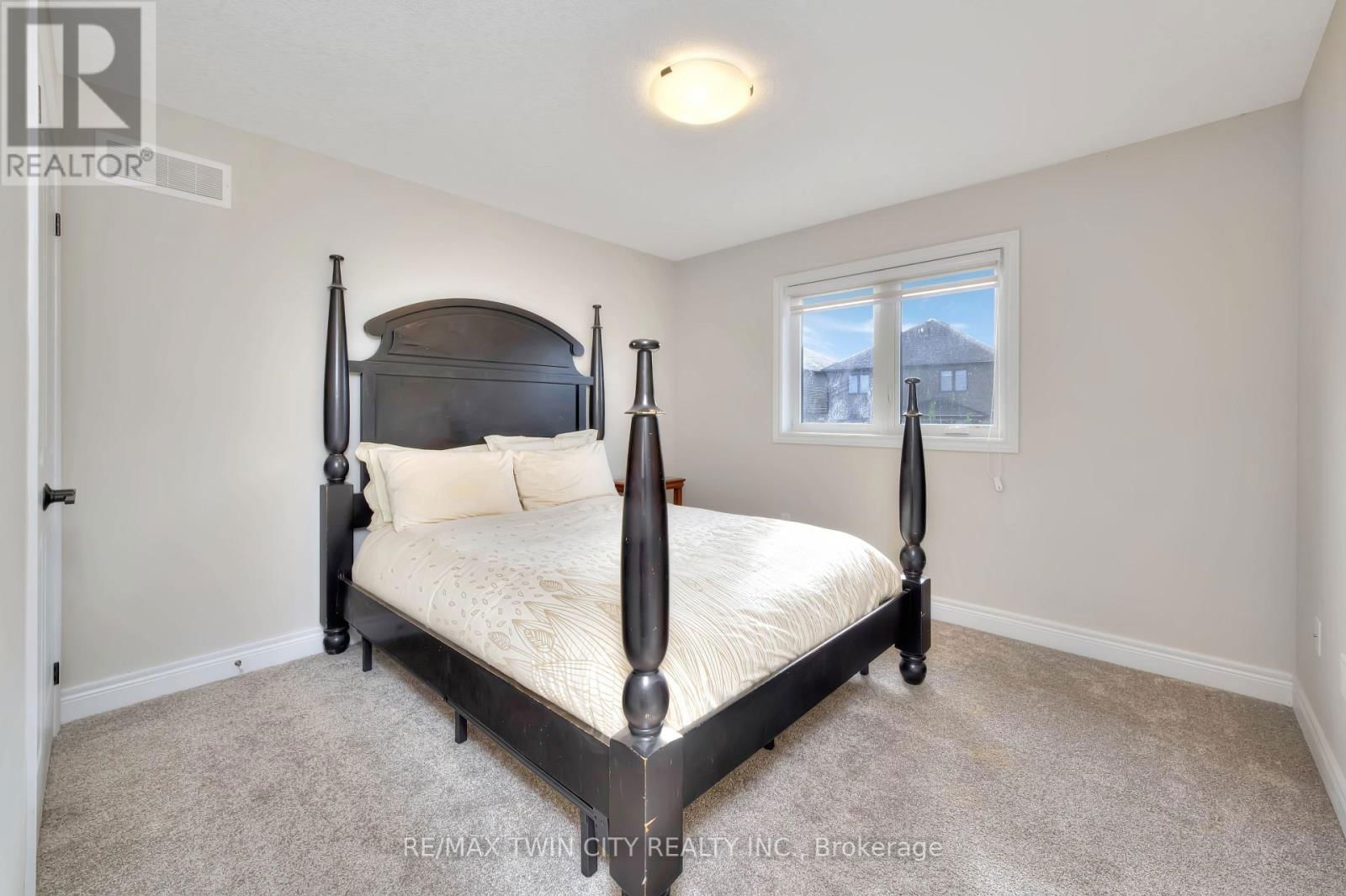 35 LOXLEIGH LANE Image 20