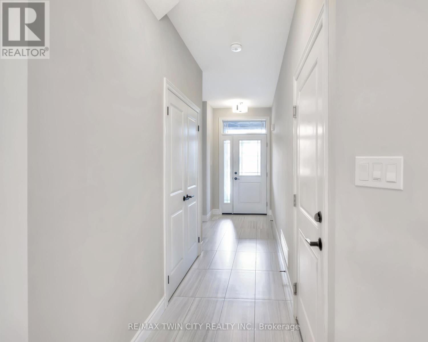 35 LOXLEIGH LANE Image 3