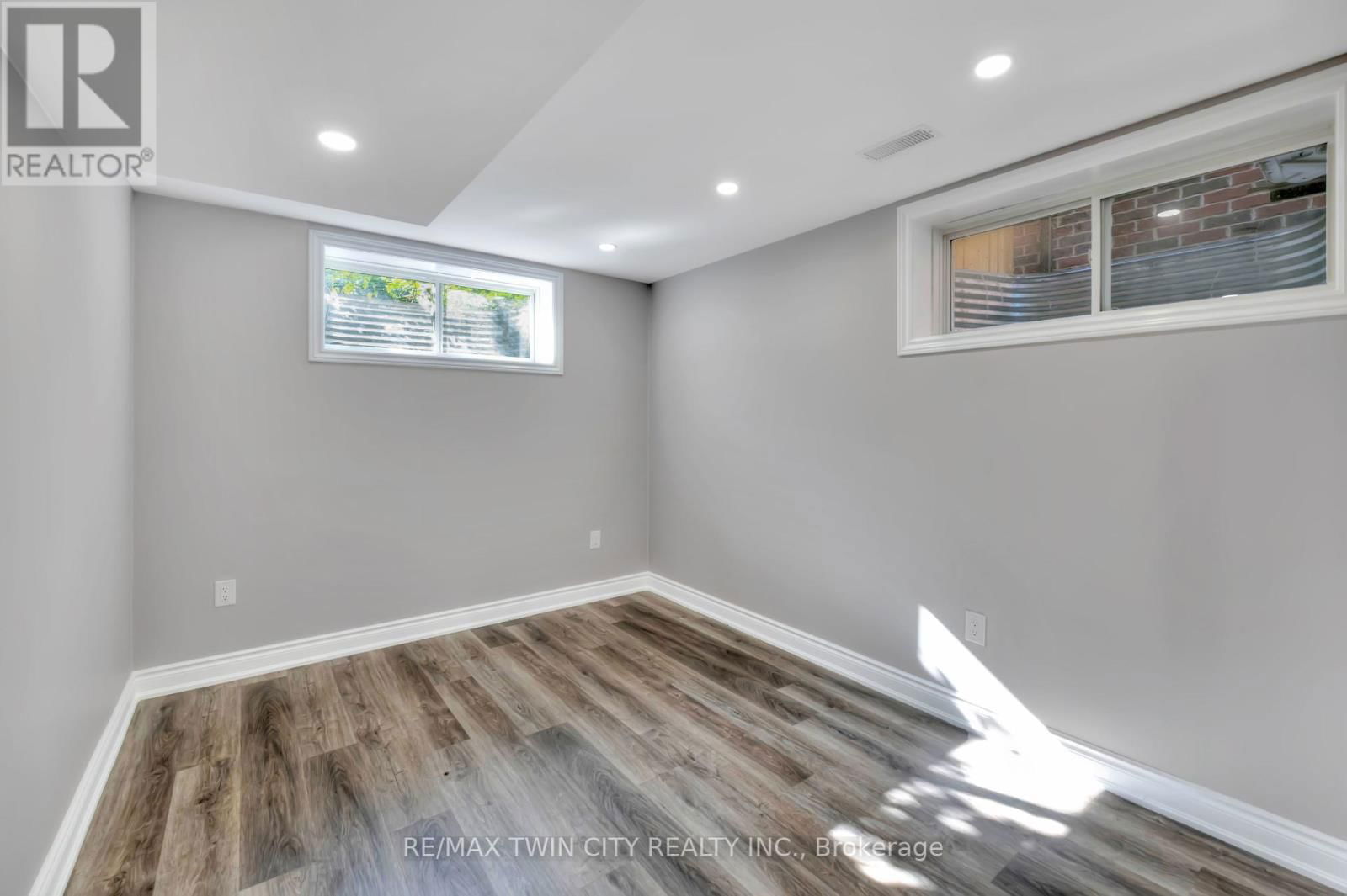 35 LOXLEIGH LANE Image 36