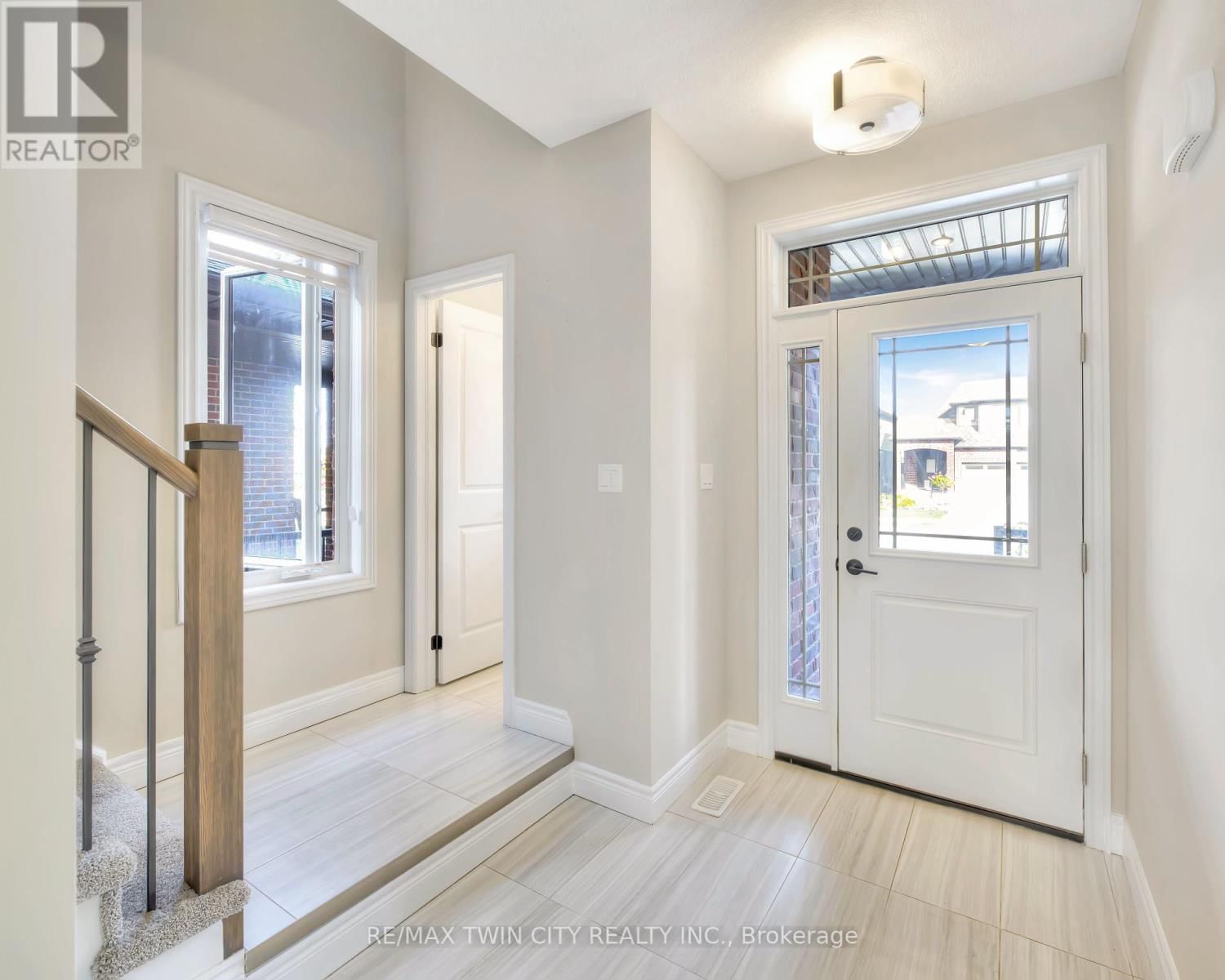 35 LOXLEIGH LANE Image 4