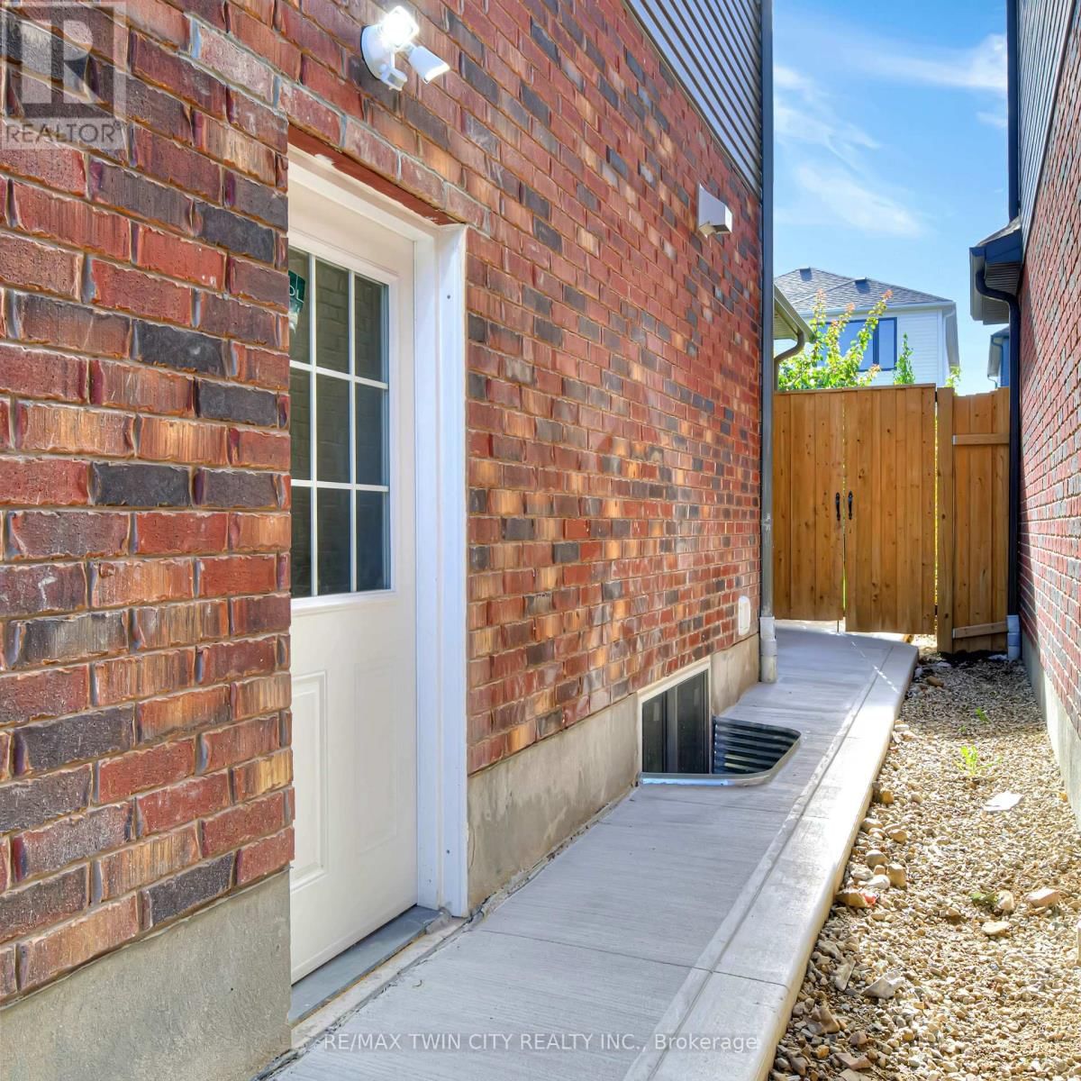 35 LOXLEIGH LANE Image 41