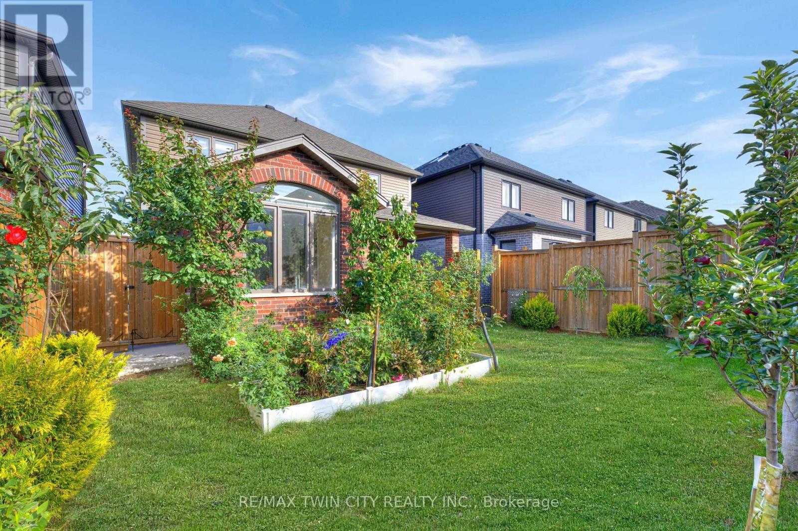 35 LOXLEIGH LANE Image 46