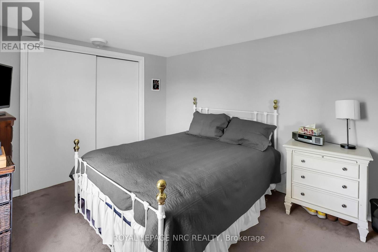 410 CAIRNS CRESCENT Image 24