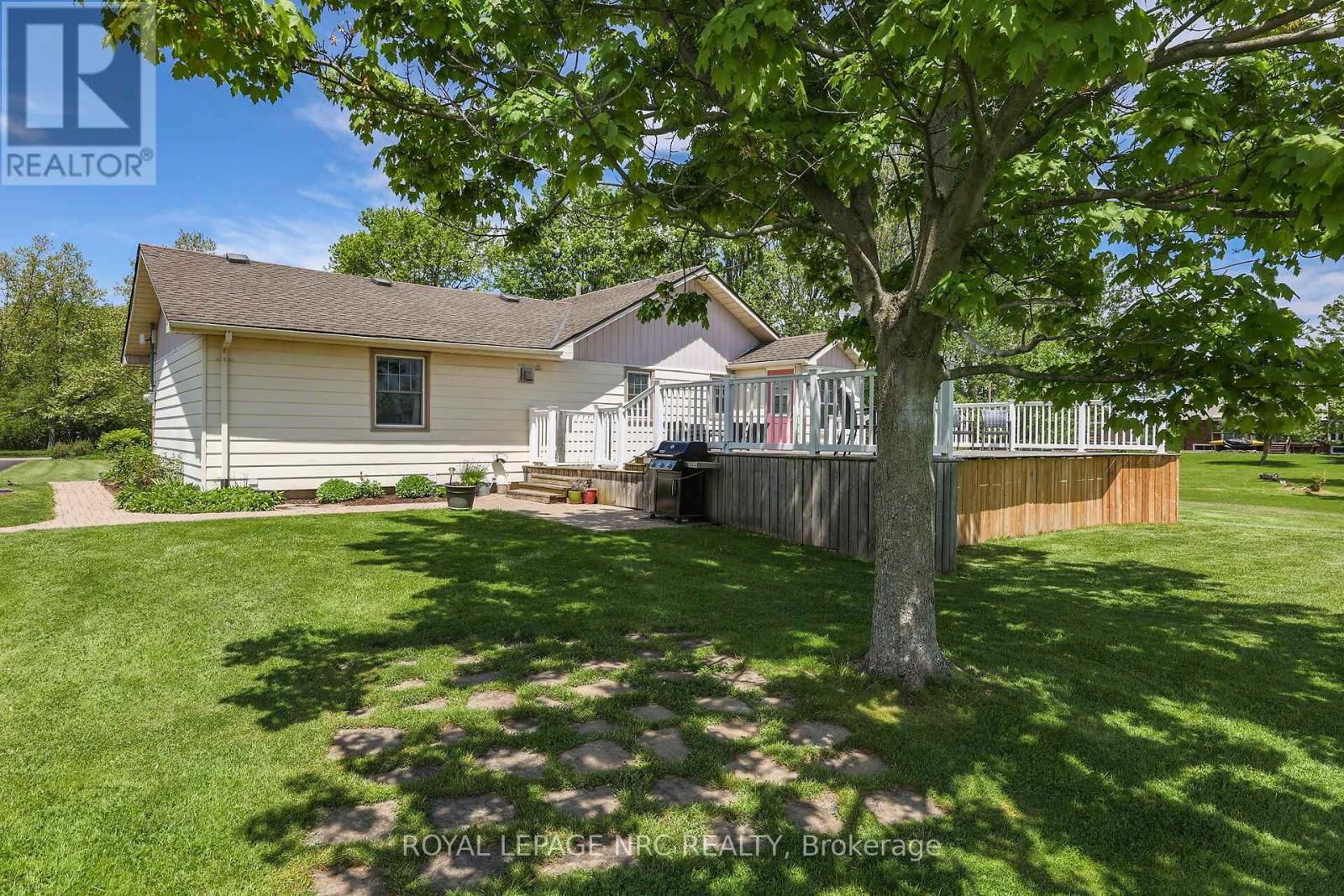 410 CAIRNS CRESCENT Image 8