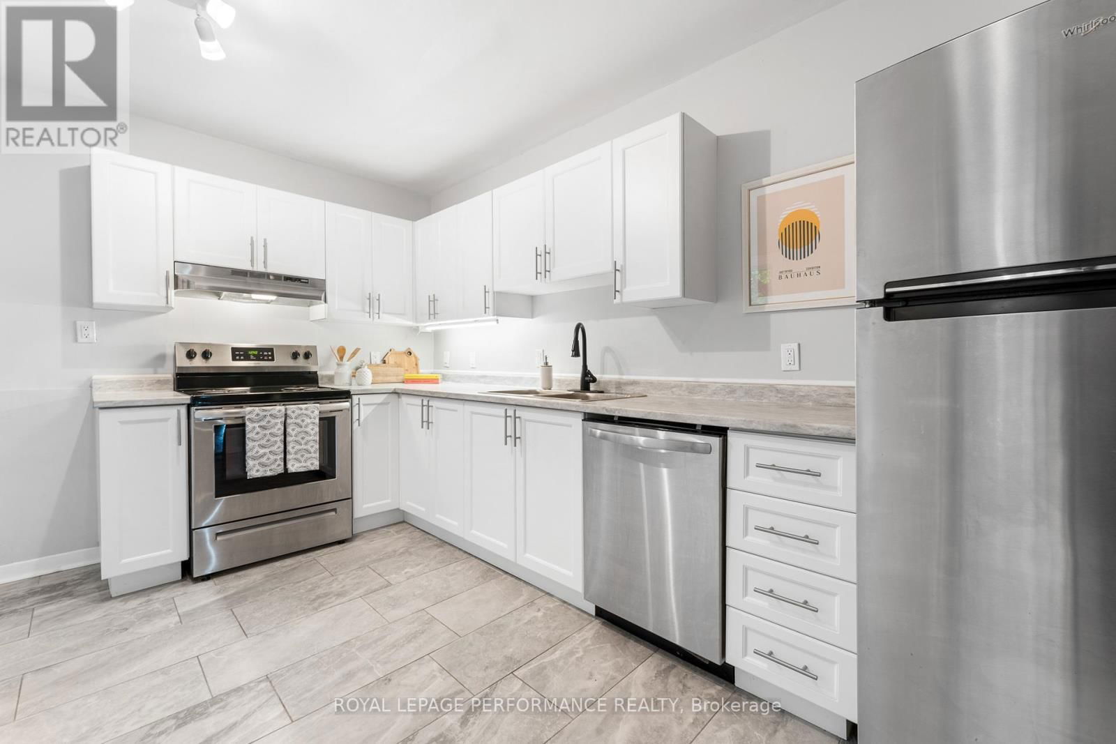 522/524 BAY STREET Image 11