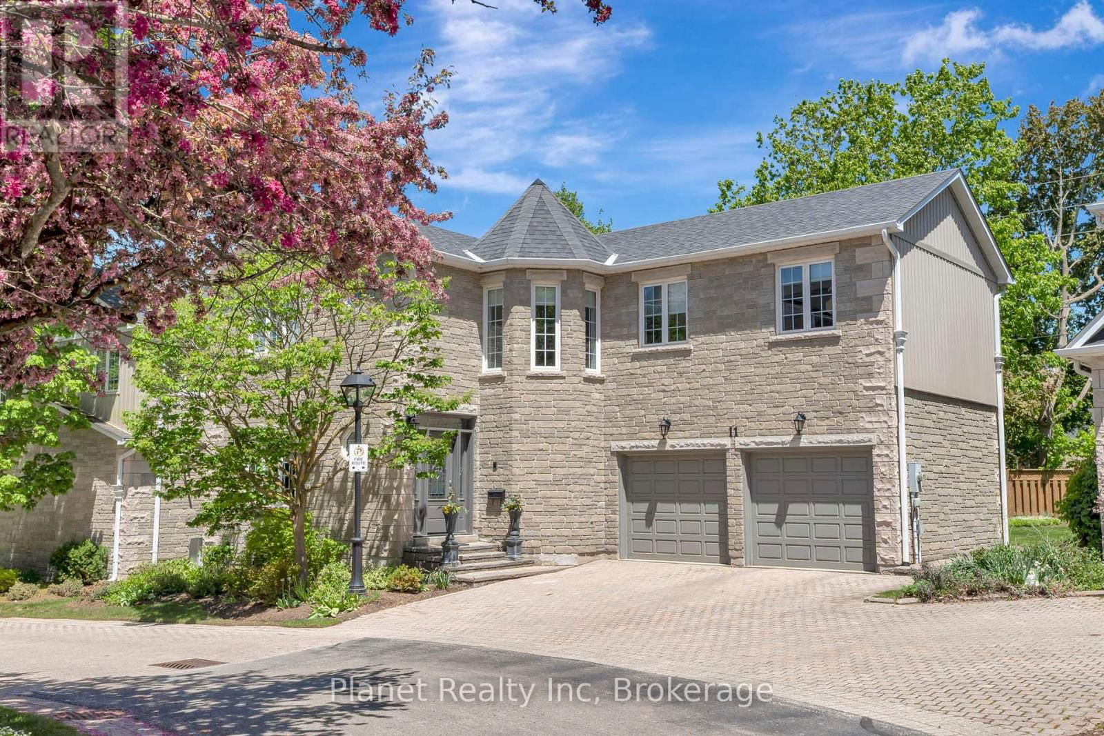 11 - 25 MANOR PARK CRESCENT Image 1