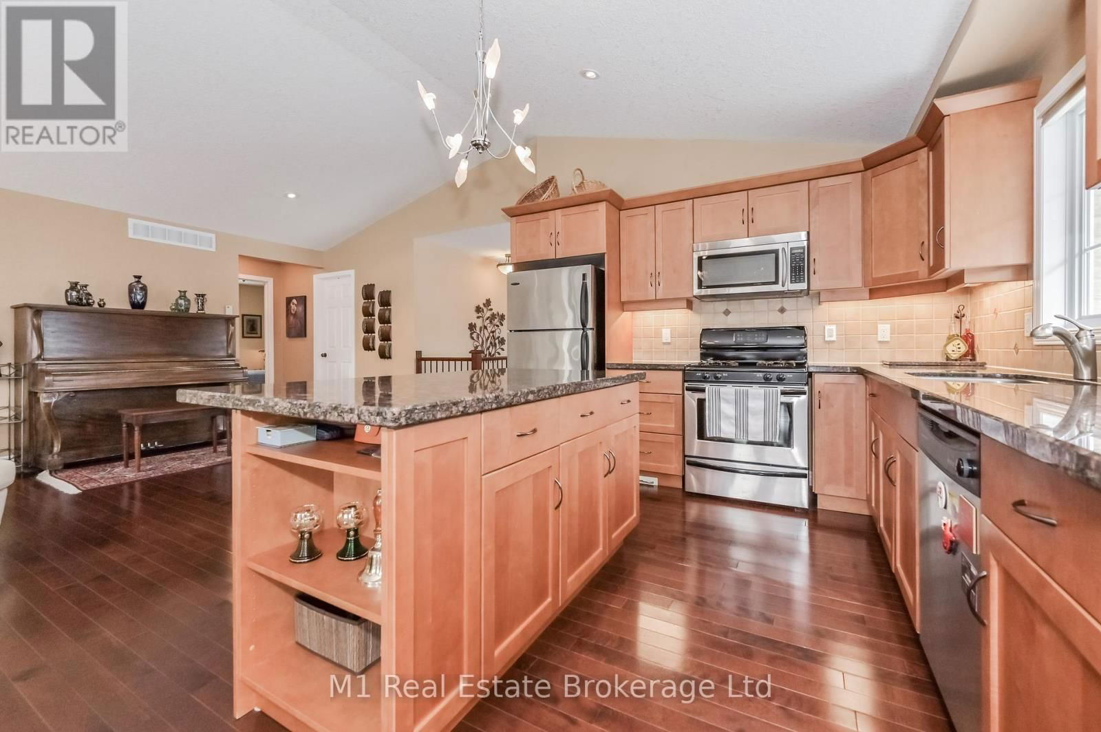 104 KEATING DRIVE Image 12