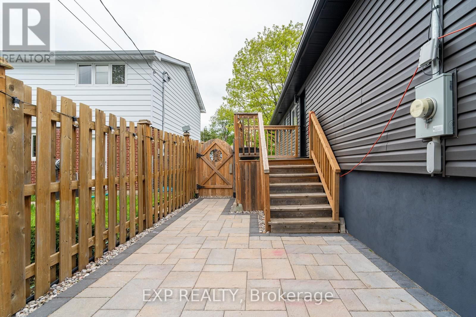 1885 ARIZONA AVENUE Image 32