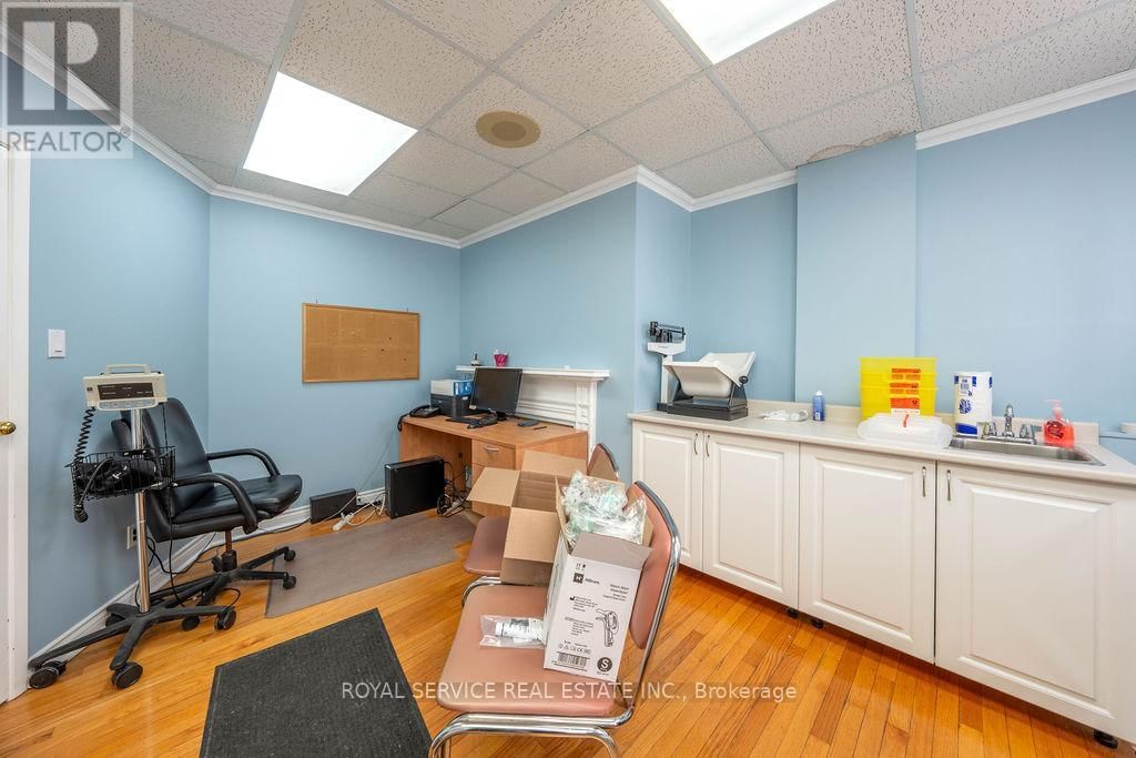 297 DIVISION STREET Image 10