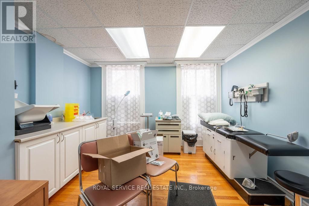 297 DIVISION STREET Image 11