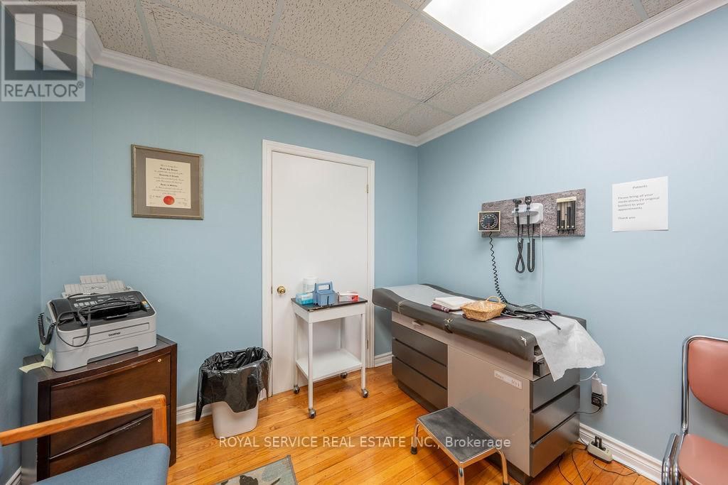 297 DIVISION STREET Image 17