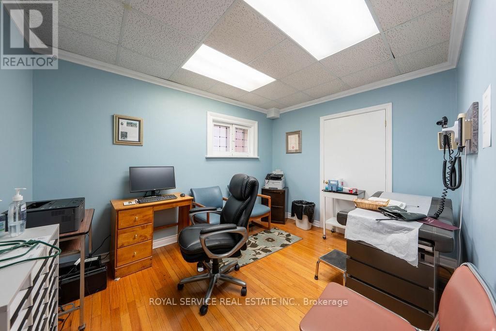 297 DIVISION STREET Image 18