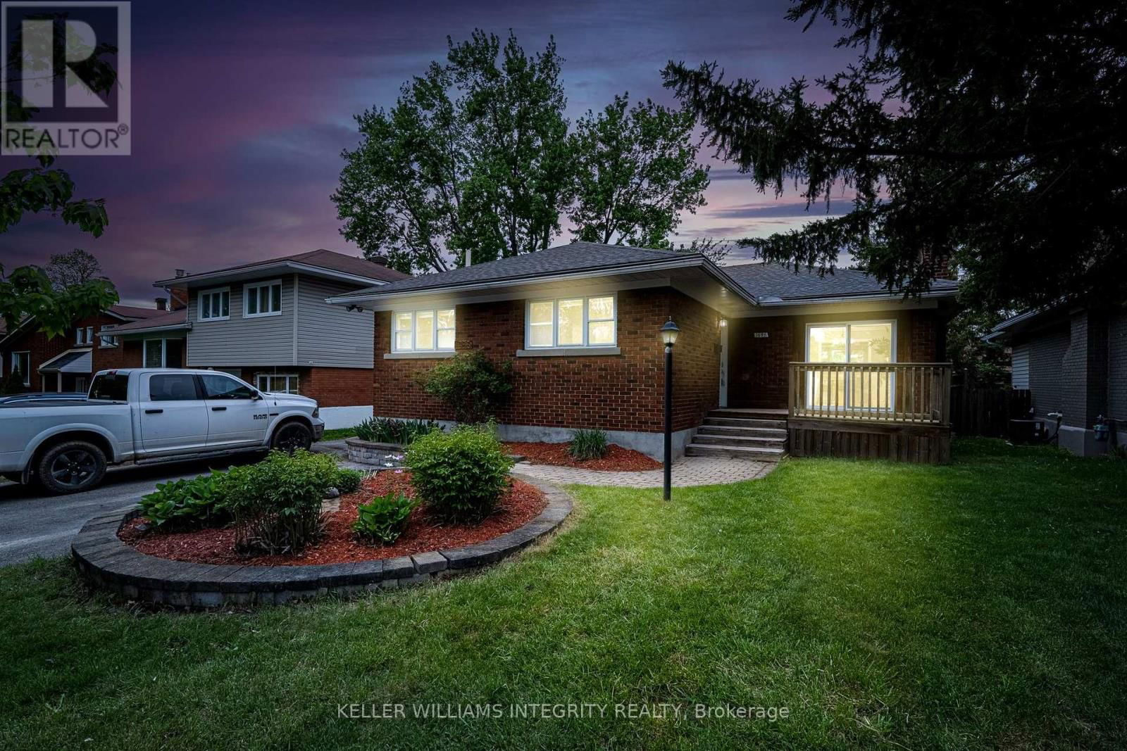 1695 GAGE CRESCENT NORTH Image 1