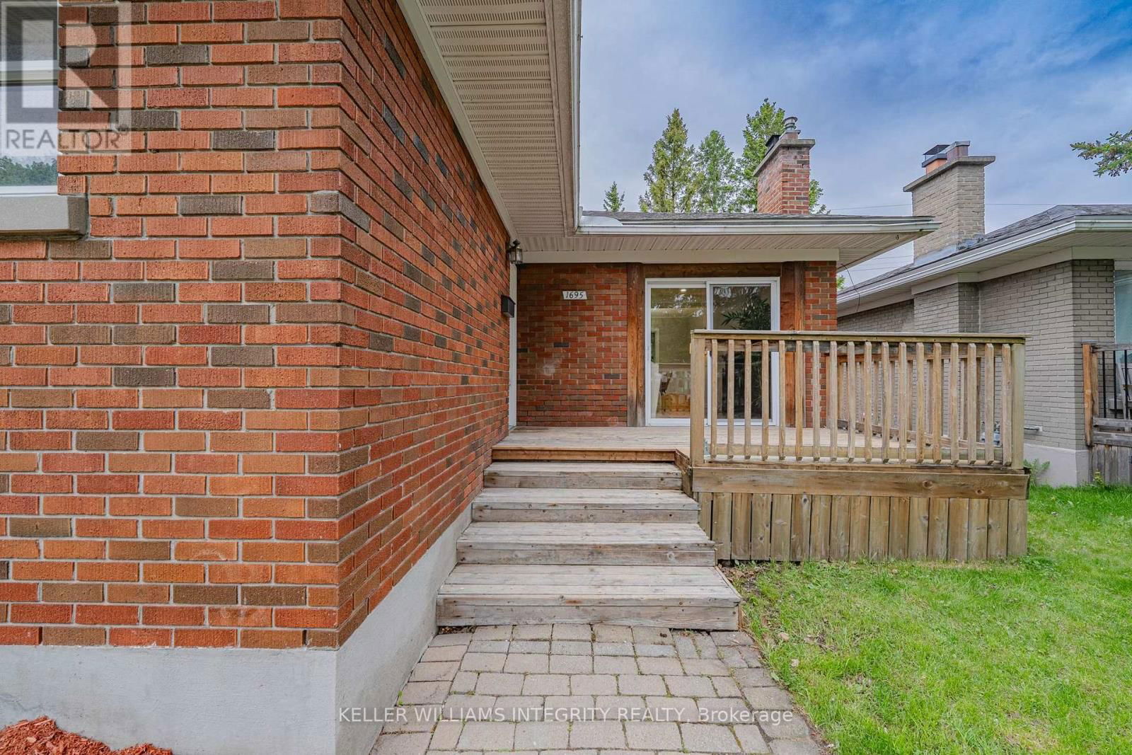 1695 GAGE CRESCENT NORTH Image 3