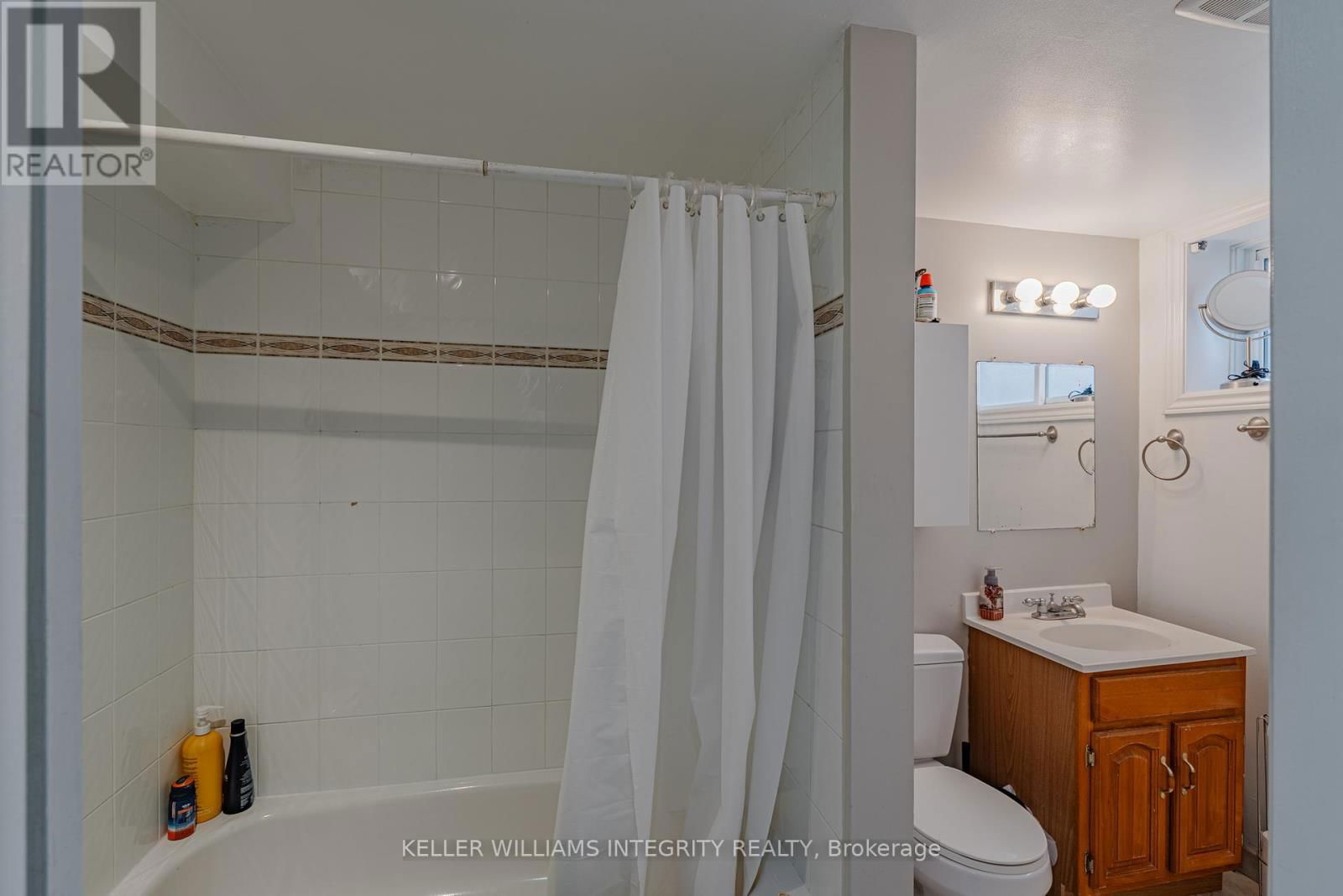1695 GAGE CRESCENT NORTH Image 34