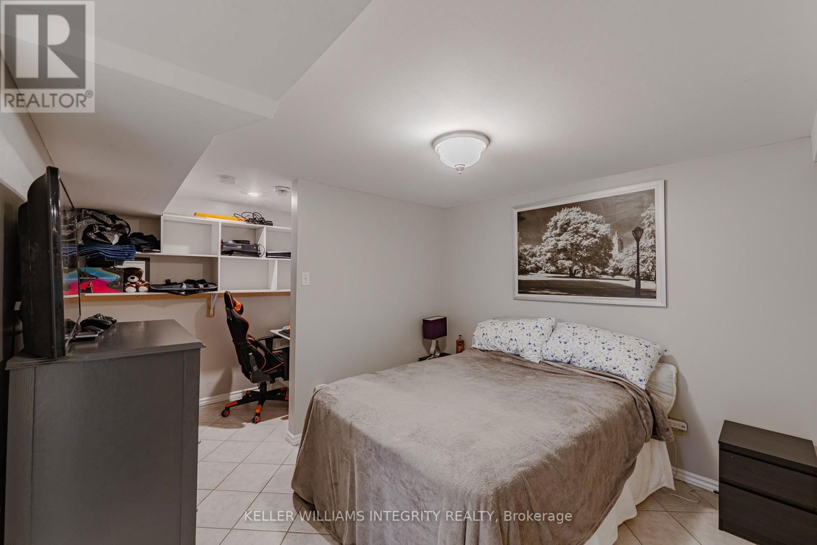 1695 GAGE CRESCENT NORTH Image 36