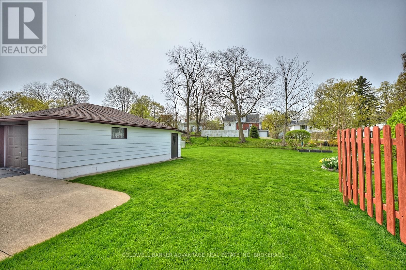364 SUGARLOAF STREET Image 24