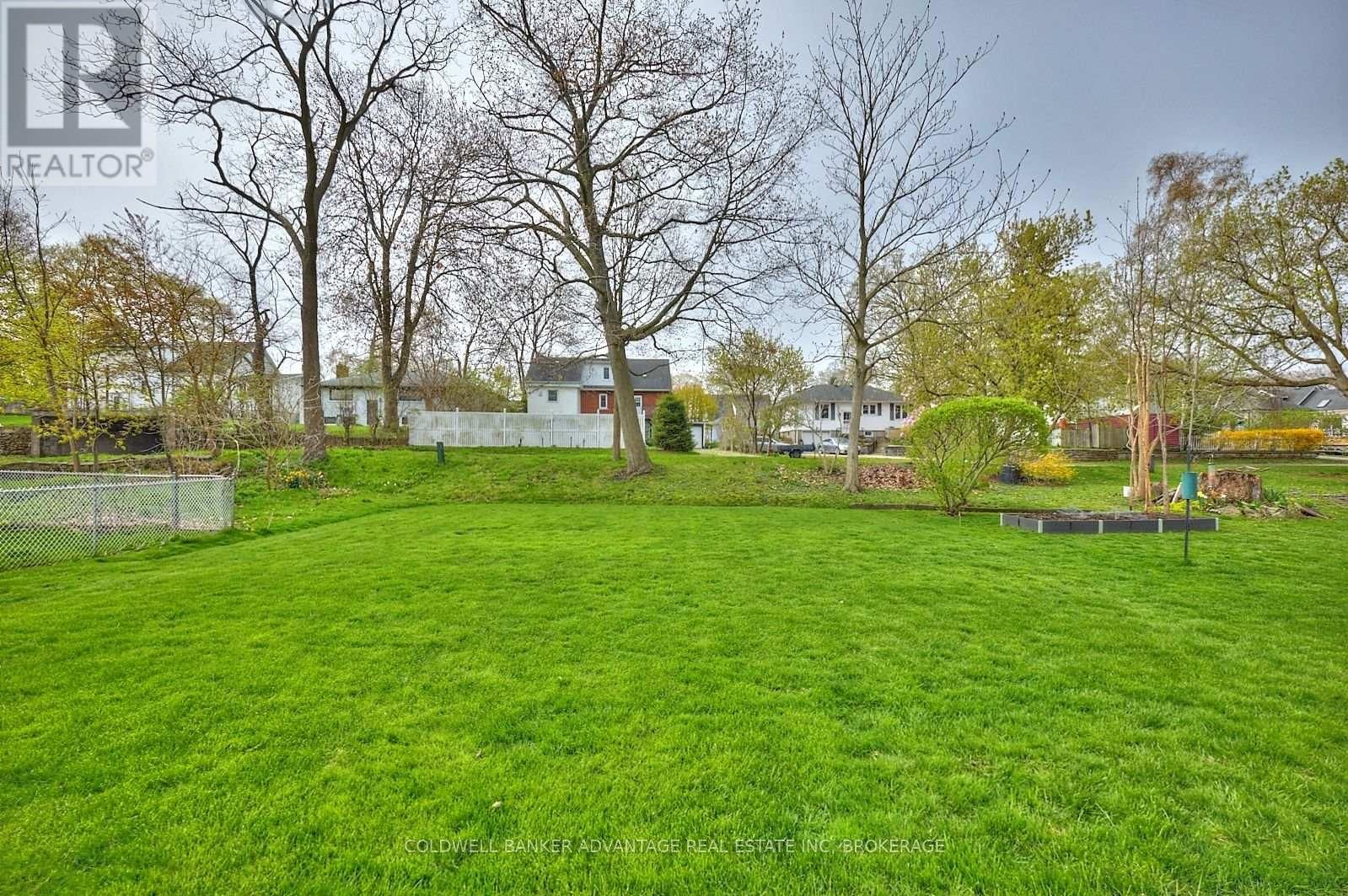 364 SUGARLOAF STREET Image 25