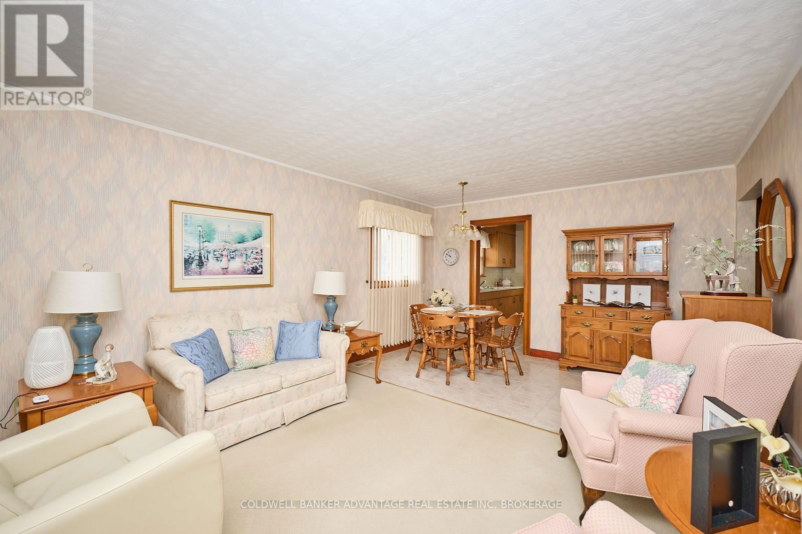 364 SUGARLOAF STREET Image 4