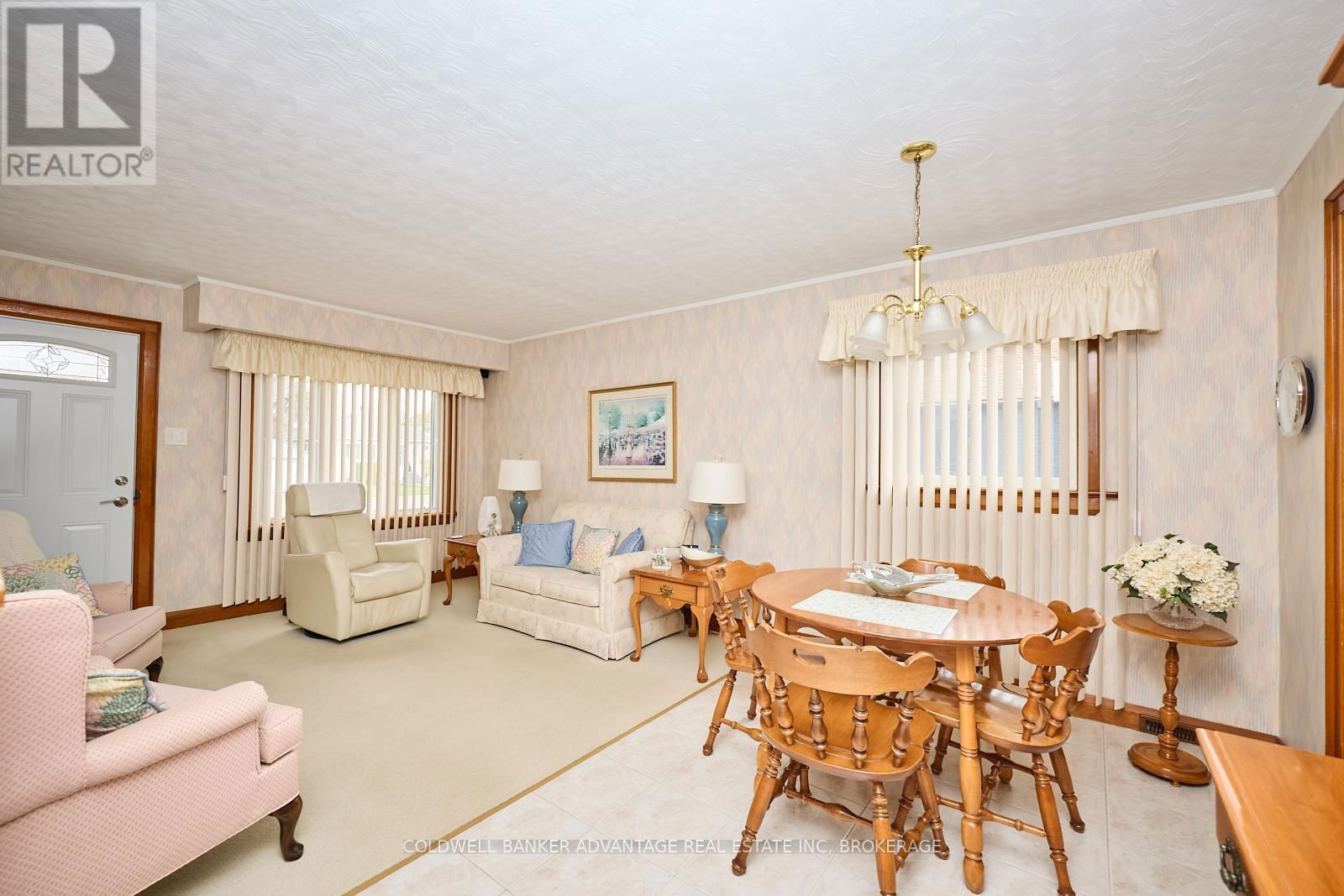 364 SUGARLOAF STREET Image 6