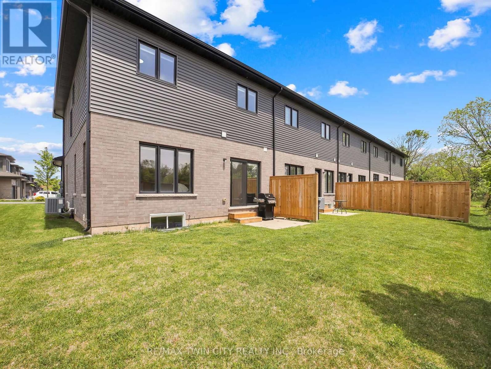 108 - 4552 PORTAGE DRIVE Image 34