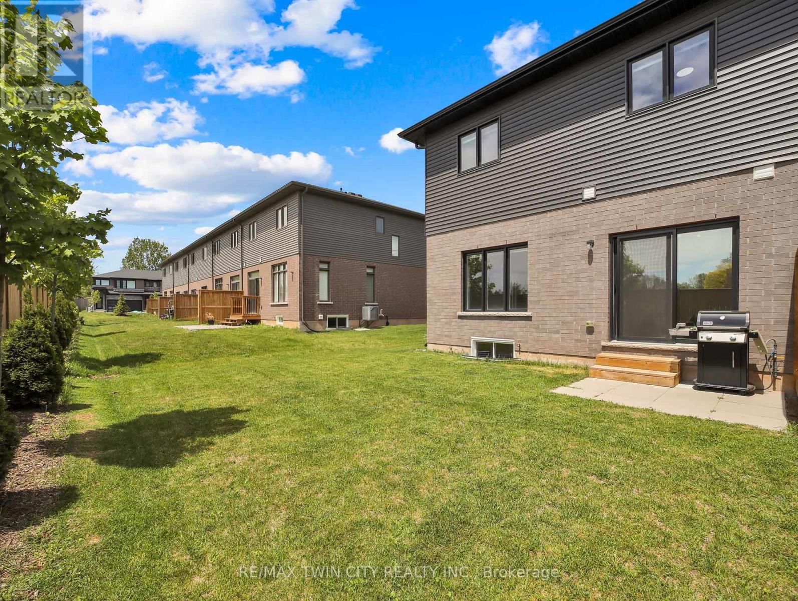 108 - 4552 PORTAGE DRIVE Image 35