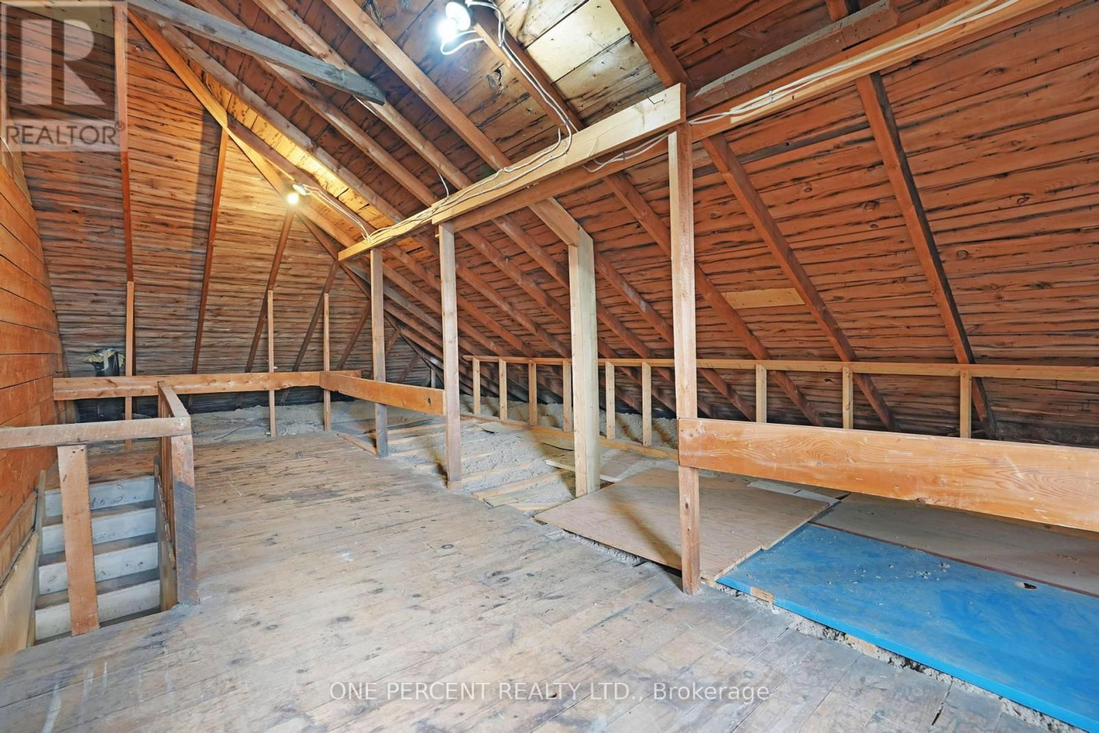 165 HAWTHORNE AVENUE Image 29