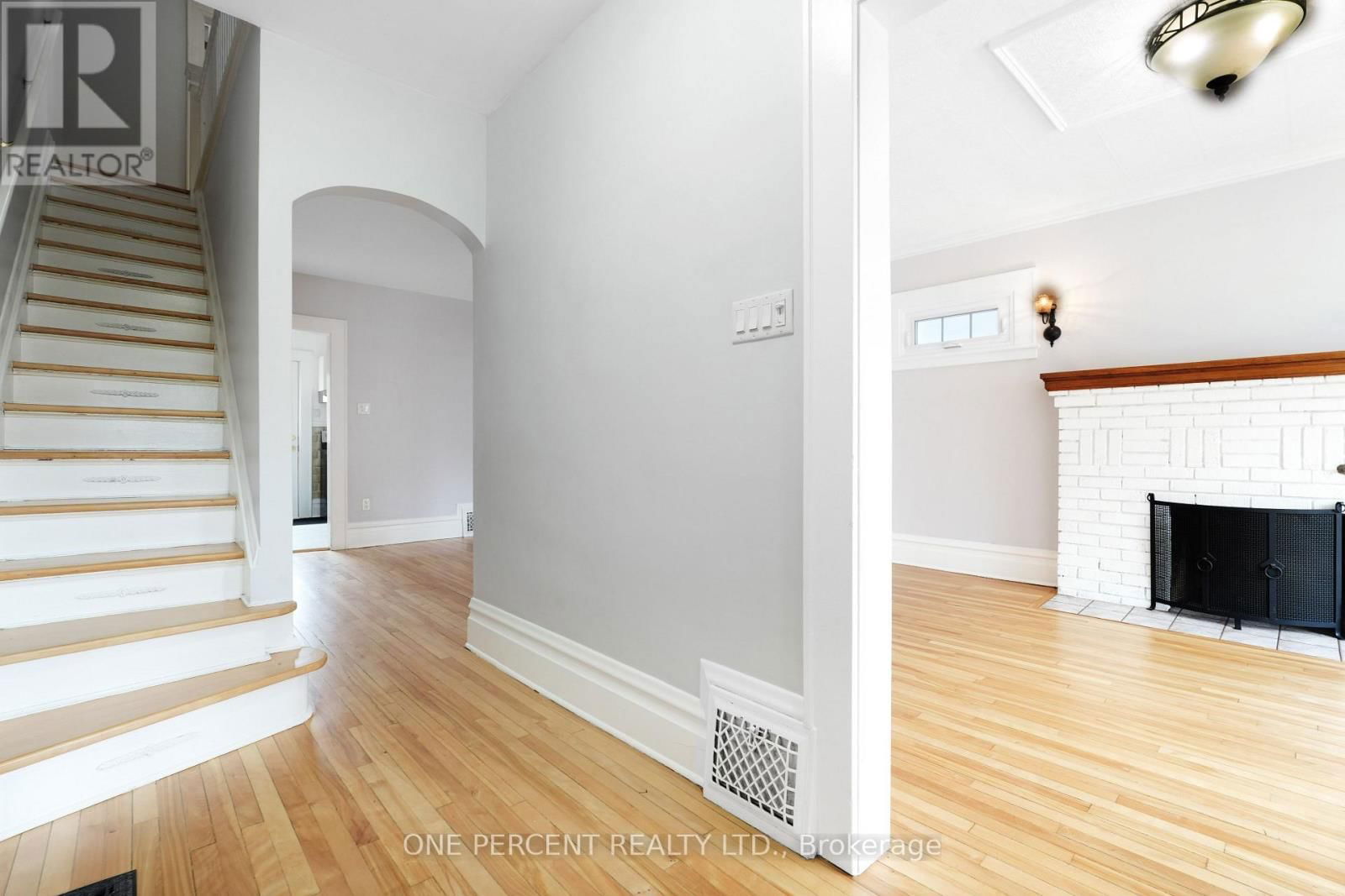 165 HAWTHORNE AVENUE Image 5