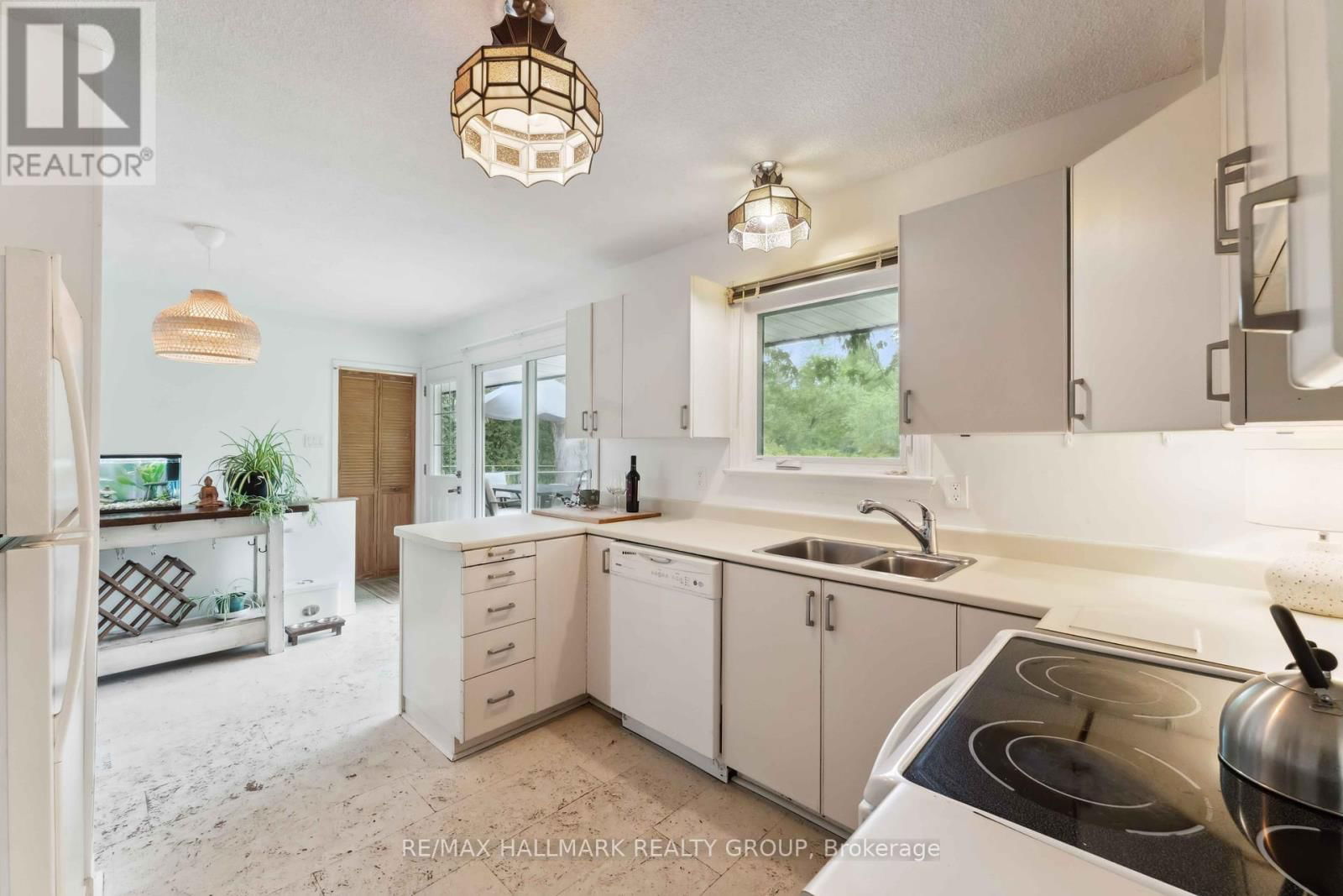 54 LISMER CRESCENT Image 10
