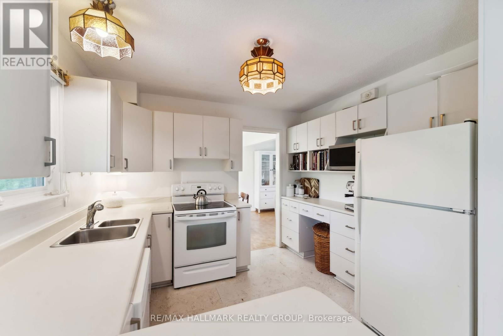 54 LISMER CRESCENT Image 13