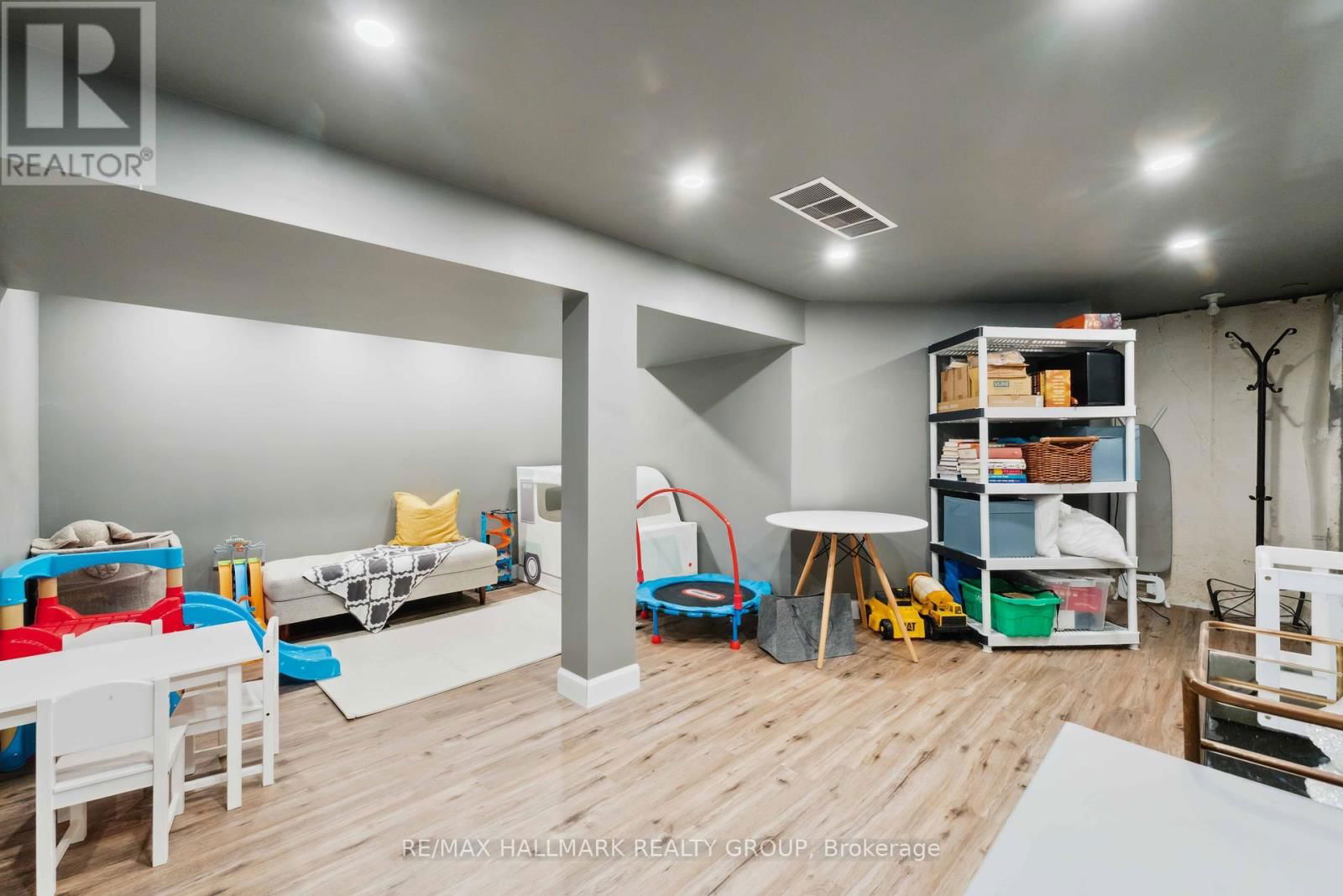 54 LISMER CRESCENT Image 31